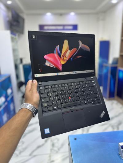 THINKPAD T480s  CORE : INTEL I5 - 8350U DISC : 256 GB  (SSD)  RAM : 08 GB  