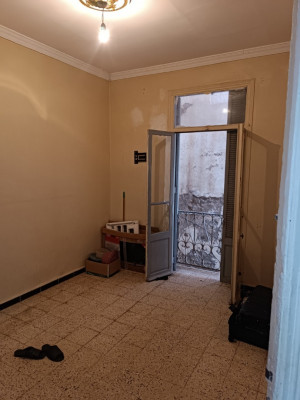 كراء شقة 3 غرف الجزائر بلوزداد