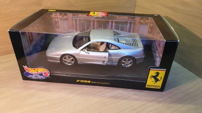Ferrari F355 berlinetto HotWheels Matel avec license officiel Ferrari 1/18