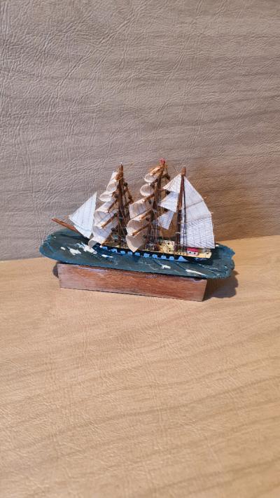 Maquette Miniature de voilier 19e