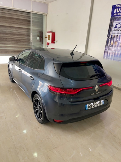 automobiles-vehicules-renault-new-megane-2022-business-hammam-dhalaa-msila-algerie