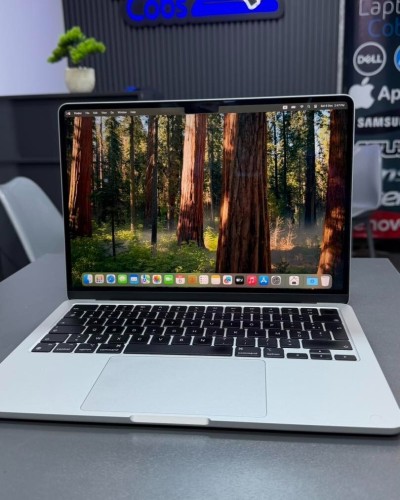 MACBOOK AIR M3 2024 (MDM) CPU:M3 RAM 16Gb DISK  256Gb SSD ECRAN 13 BATTERIE: cycle 76 100%