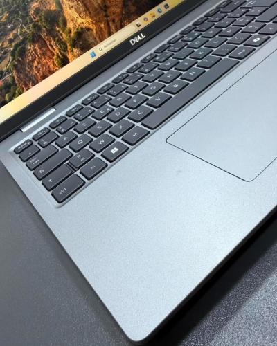 DELL LATITUDE 5550 ULTRA 5 135H 16gb 256gb ssd INTEL R GRAPHICS ECRAN 15.6 FHD  LED 