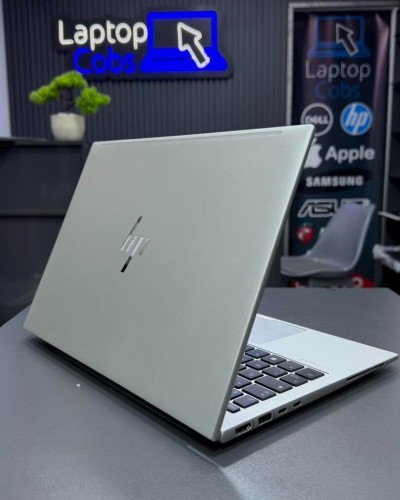 HP ELITEBOOK 835 G10 RYZEN 5 7540U 3.20GHZ 16Gb DDR4 512gb SSD AMD RADEON 740M ECRAN 14 FHD