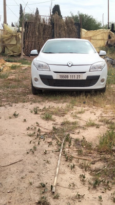 moyenne-berline-renault-megane-3-2011-dynamique-bouguirat-mostaganem-algerie