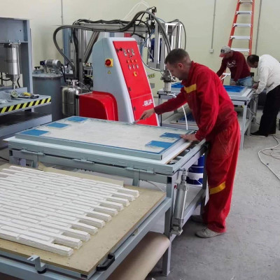 Machine de fabrication de moules pour industrie plastique/Métallique