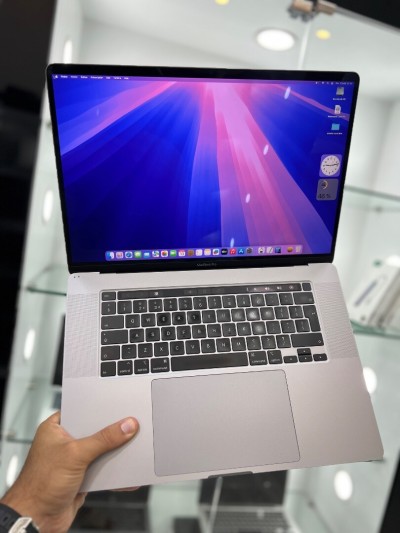 MacBook Pro 2019 16 Retina - i9 - 16Go Ram - 1To SSD - Radeon 5500M 4Gb