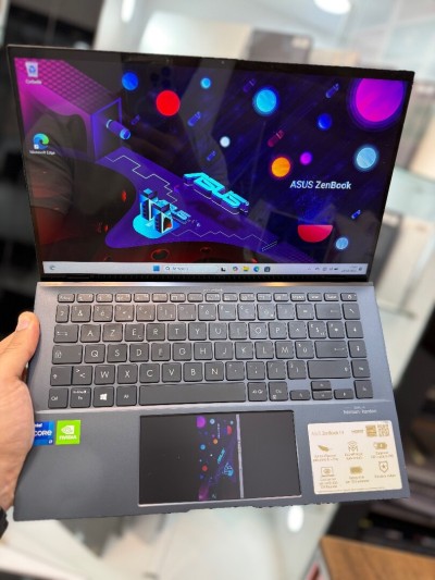 Asus ZenBook 14 OLED - i7 1165G7 - 16Go - 1To - MX450