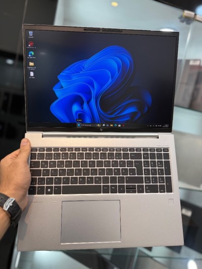 HP EliteBook 860 G9 - Ryzen 5 Pro 6650U - 16Go - 256Go - AMD Radeon 680M