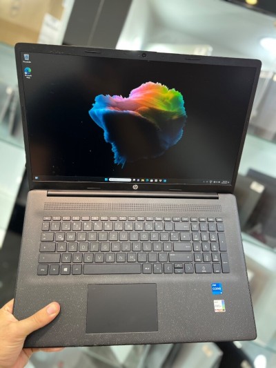 HP Laptop 17s - i5 1135G7 - 16Go - 512Go - Intel Iris Xe Graphics