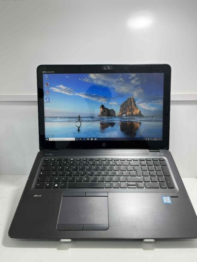 HP ZBOOK U15 G4 I5 7éme 8/256 SSD + 512 HDD