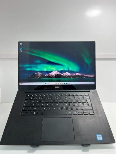 DELL EPS 15 9550 I7 6EME 6700HQ 16GB RAM 128 SSD VVME ECRAN 15.6 4K ULTRA HD