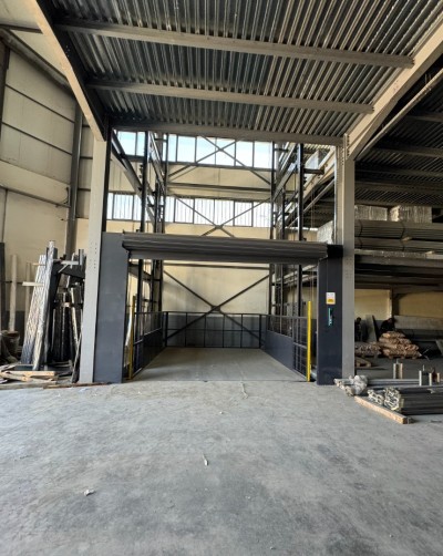 Montecharge Marchandise Hydraulique Fabrication Sur Mesure - GRAVITY ALGERIE- Interne Ou Externe