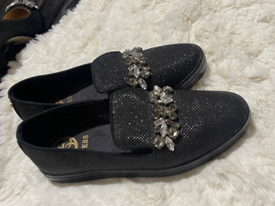 آخر-slippers-guess-noir-et-coloris-argente-تيزي-وزو-الجزائر