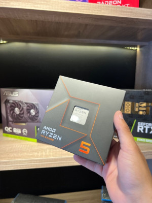 AMD RYZEN 5 7600X - BOX -