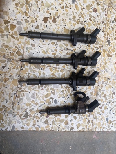 الأجزاء-الداخلية-4-injecteurs-diesel-bosch-et-siemens-occasion-peugeot-citroen-hdi-مغنية-تلمسان-الجزائر