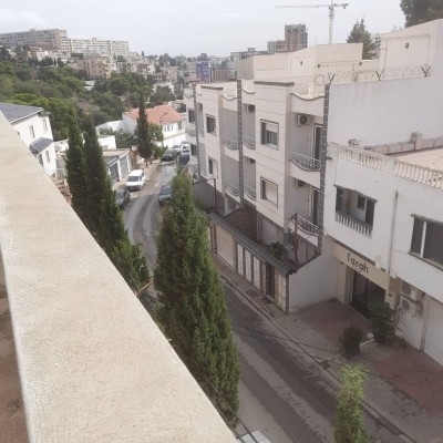 Location Appartement Niveau de villa F3 Alger Hydra