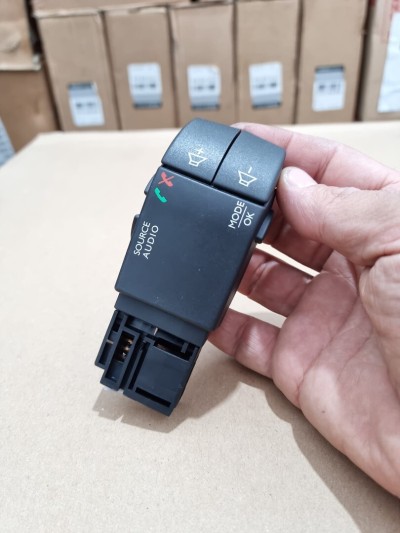 Bouton autoradio d'origine Renault