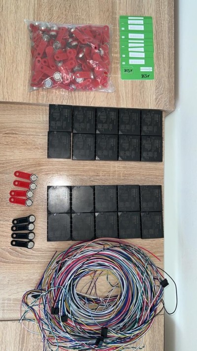 Gps tracker gps traceur , géolocalisation de vehicule , جهاز تتبع و تعقب السيارات عن بعد