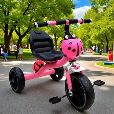 Tricycle bébé coccinelle avec gourde