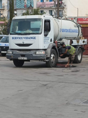 تنظيف-و-بستنة-camion-debouchage-vidange-nettoyage-garage-بئر-توتة-الجزائر