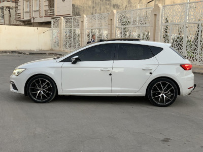 moyenne-berline-seat-leon-2018-fr-el-eulma-setif-algerie