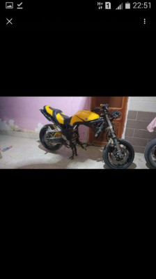 motos-scooters-yamaha-r1-fazer-biskra-algerie