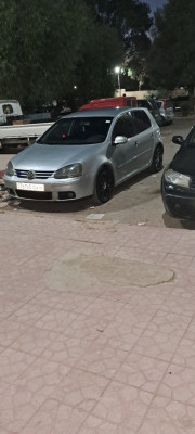 average-sedan-volkswagen-golf-5-2004-carat-bougara-blida-algeria