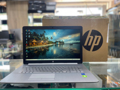 HP LAPTOP 17 | i5 11ème | RAM 8 Go | SSD 512 Go | Ecran 17,3 FHD | GPU MX350 | Sous emballage 