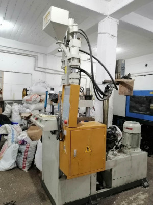 industrie-fabrication-machine-injection-plastique-el-khroub-constantine-algerie