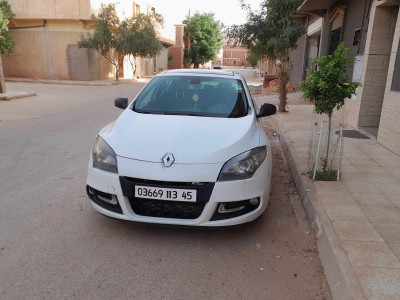 moyenne-berline-renault-megane-3-2013-ain-sefra-naama-algerie