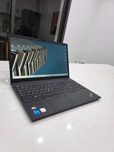 Lenovo thinkpad i5 12th 15.6"pouces