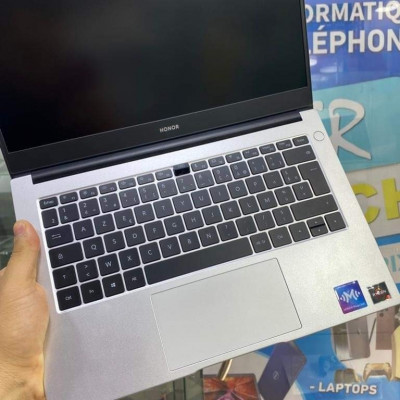 UltraBook HONOR (HUAWEI) MagicBook 14 AMD Ryzen 5 3500u  4 Cores @  2.1 GHz  