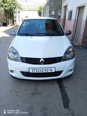 voitures-renault-clio-campus-2012-bye-blida-algerie