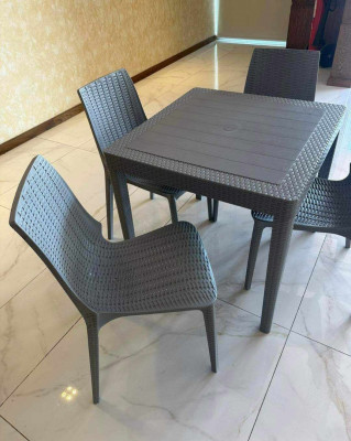 طاولات-table-carree-en-rotin-دار-البيضاء-الجزائر