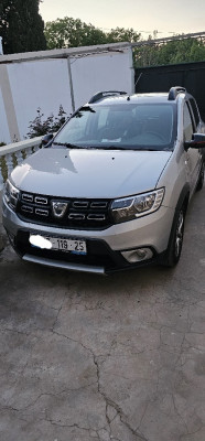 سيارة-صغيرة-dacia-sandero-2019-قسنطينة-الجزائر