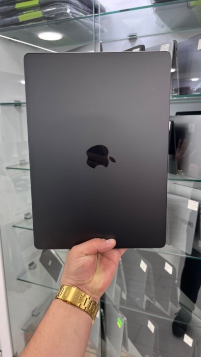 MACBOOK PRO M4 PRO 2025 14'' 24RAM 512SSD CYCLE 30 BATTERIE 100%