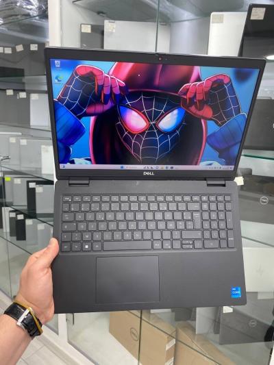 DELL LATITUDE  3520 I5-11TH 15.6'' 16RAM 256SSD INTEL IRIS XE  GRAPHICS BATTERIE 4HEURES