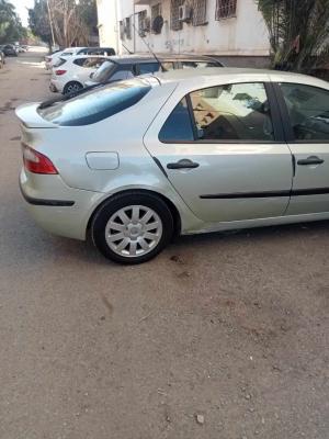 صالون-سيدان-renault-laguna-2-2002-موزاية-البليدة-الجزائر