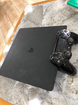 PS4 PRO 1TB usado + 2 controles originais + 4 jogos físicos + 1 jogo  digital (FIFA 23) - Videogames - Jardim Corcetti I, Varginha 1253876933