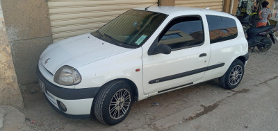 سيارة-صغيرة-renault-clio-2-2001-المدية-الجزائر