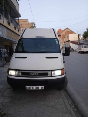 عربة-نقل-iveco-c11-2000-بني-معوش-بجاية-الجزائر