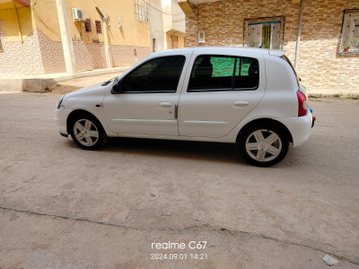 voitures-renault-clio-campus-2012-bye-tiaret-algerie