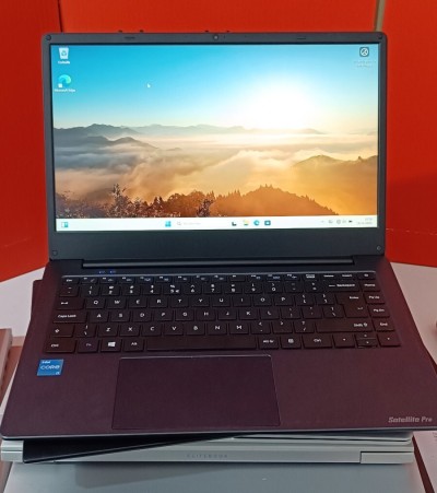 Toshiba dynabook satellite pro C40-J-11L i3-1115G4 8GB/ 256SSD/ 14" FHD Qwerty
