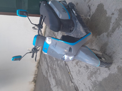 دراجة-نارية-سكوتر-vms-cuxi-2021-برج-منايل-بومرداس-الجزائر