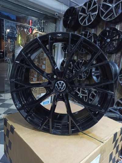 Jantes en alliage golf 8 r la nouvelle par 17 et par 18 et par 19