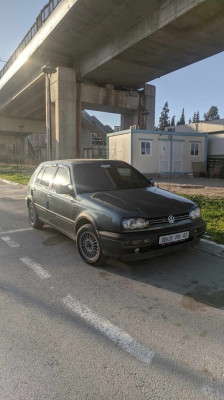 voitures-volkswagen-golf-3-1995-constantine-algerie