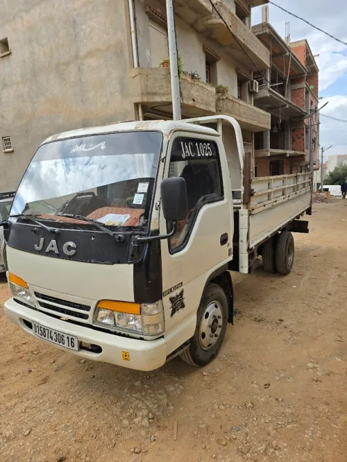 JAC 1025 2006 Plateau