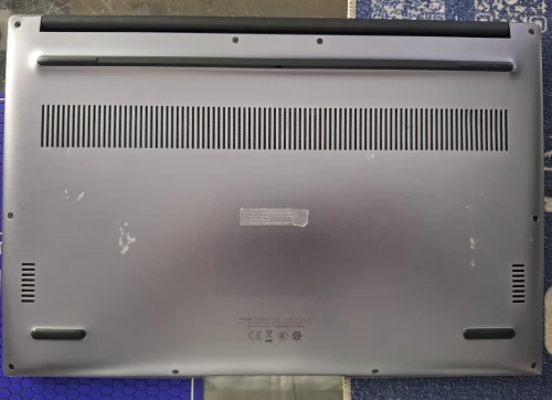 Huawei matebook D14 AMD Rayzen 5 3500U 8Go/1To carte graphique AMD Radeon(TM) Vega 8 Graphics