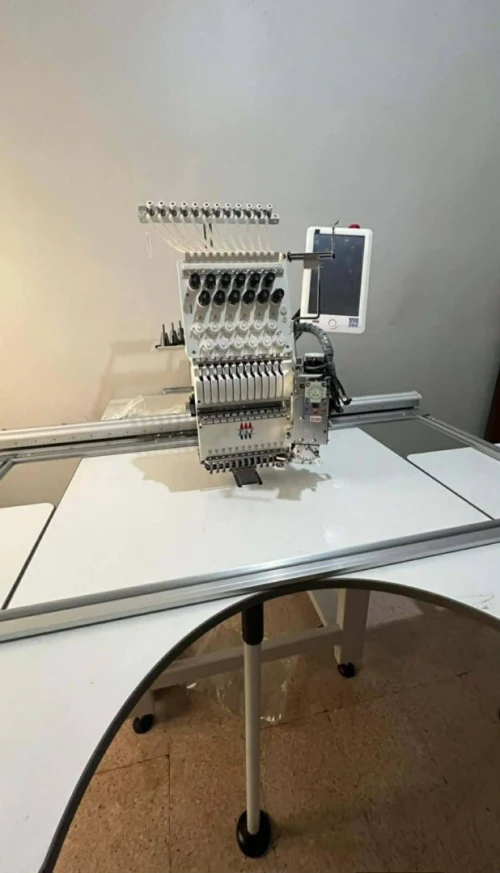 Machine industrielle pour broderie informatisé